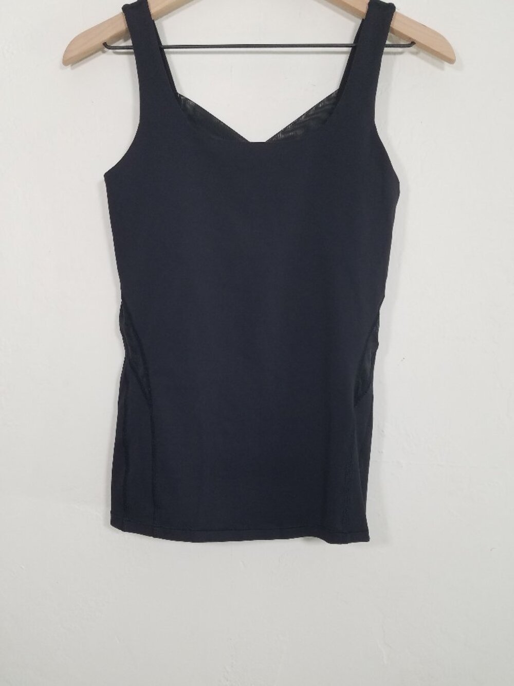 Like Knew Lululemon Tank Top with Built in Bra Mesh Size 6